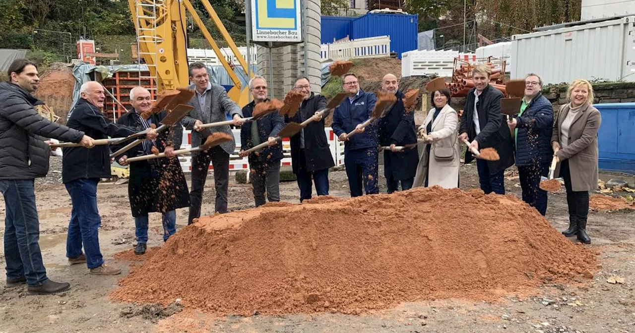 Neunkirchen: Spatenstich für Neubau Lutherschule