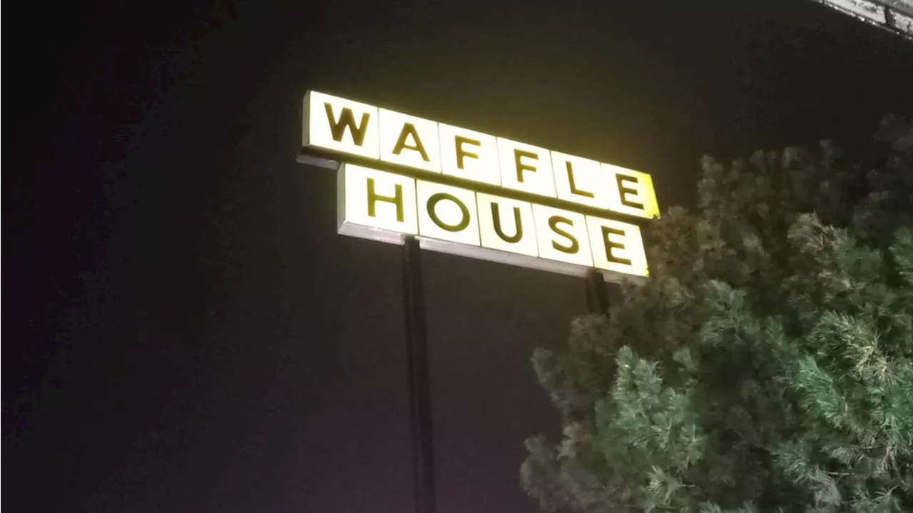 Man who shot Waffle House cook in Aurora sentenced to prison