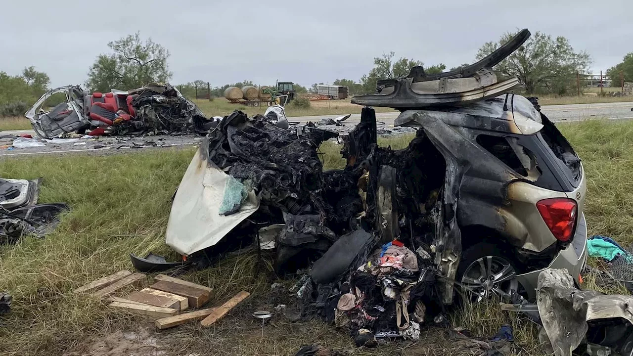 8 killed in fiery crash after deputies chased suspected human smuggler near San Antonio, DPS says