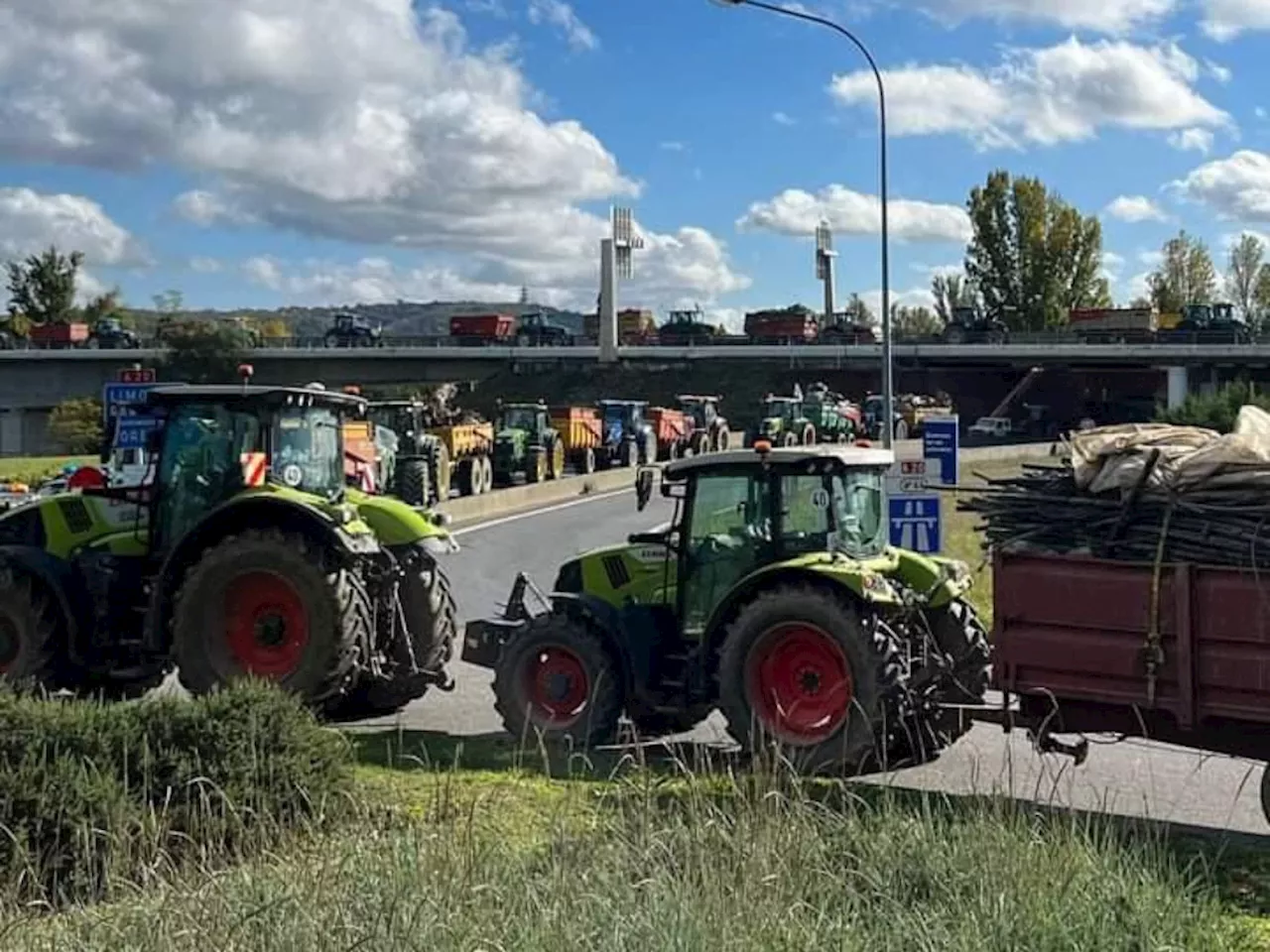 Opération escargot des agriculteurs, la circulation paralysée sur l'A20 à Montauban