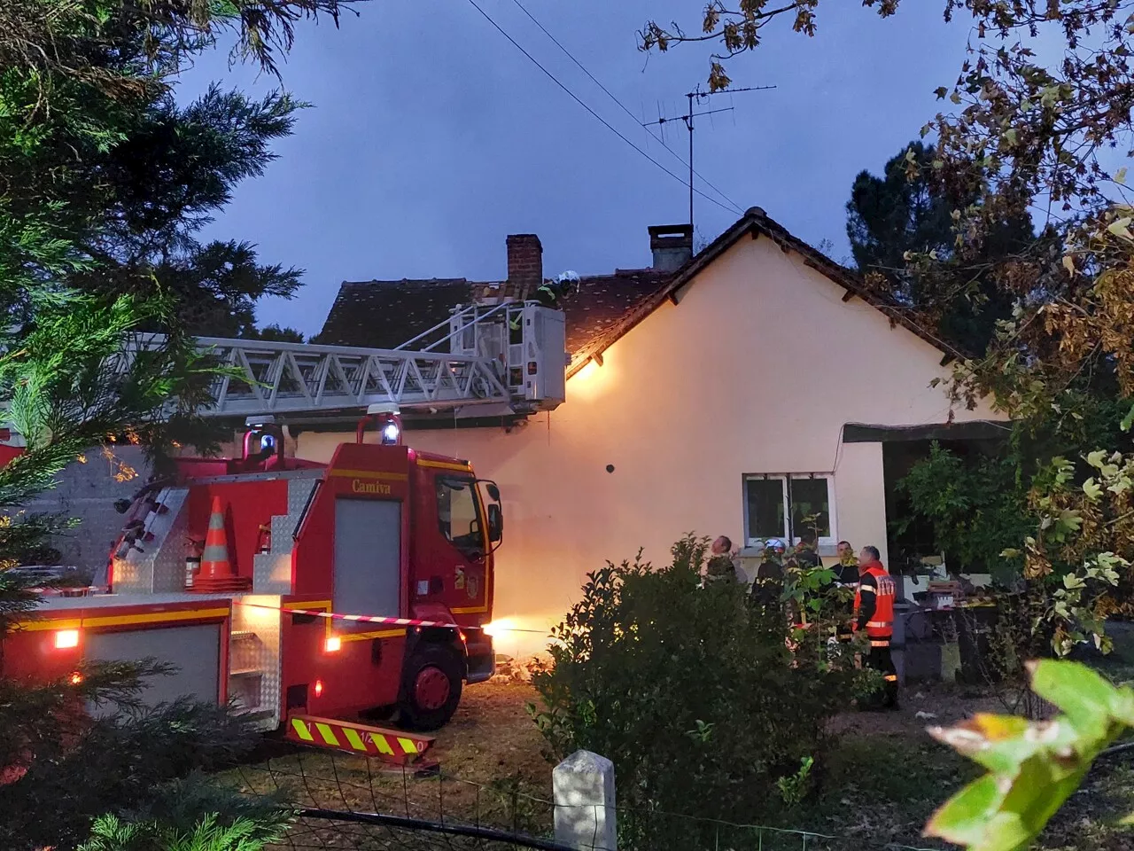 Un feu se déclare dans une maison à Vaas | Le Courrier