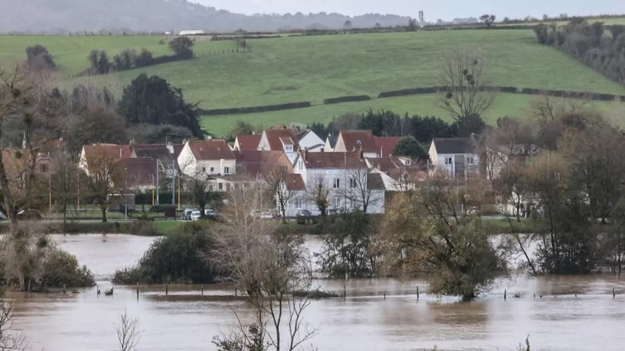 Crues, inondations: cinq départements toujours placés en vigilance orange