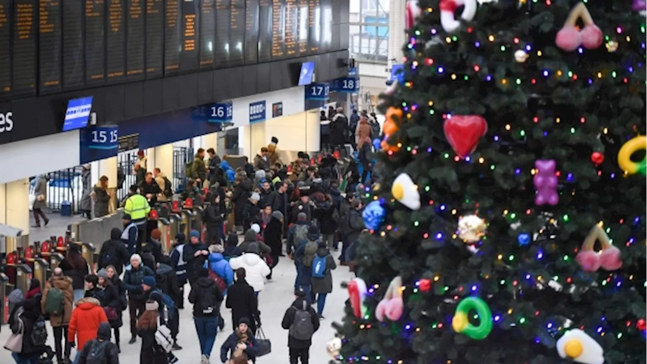 Canadians to buy fewer holiday gifts due to high living costs: BMO index