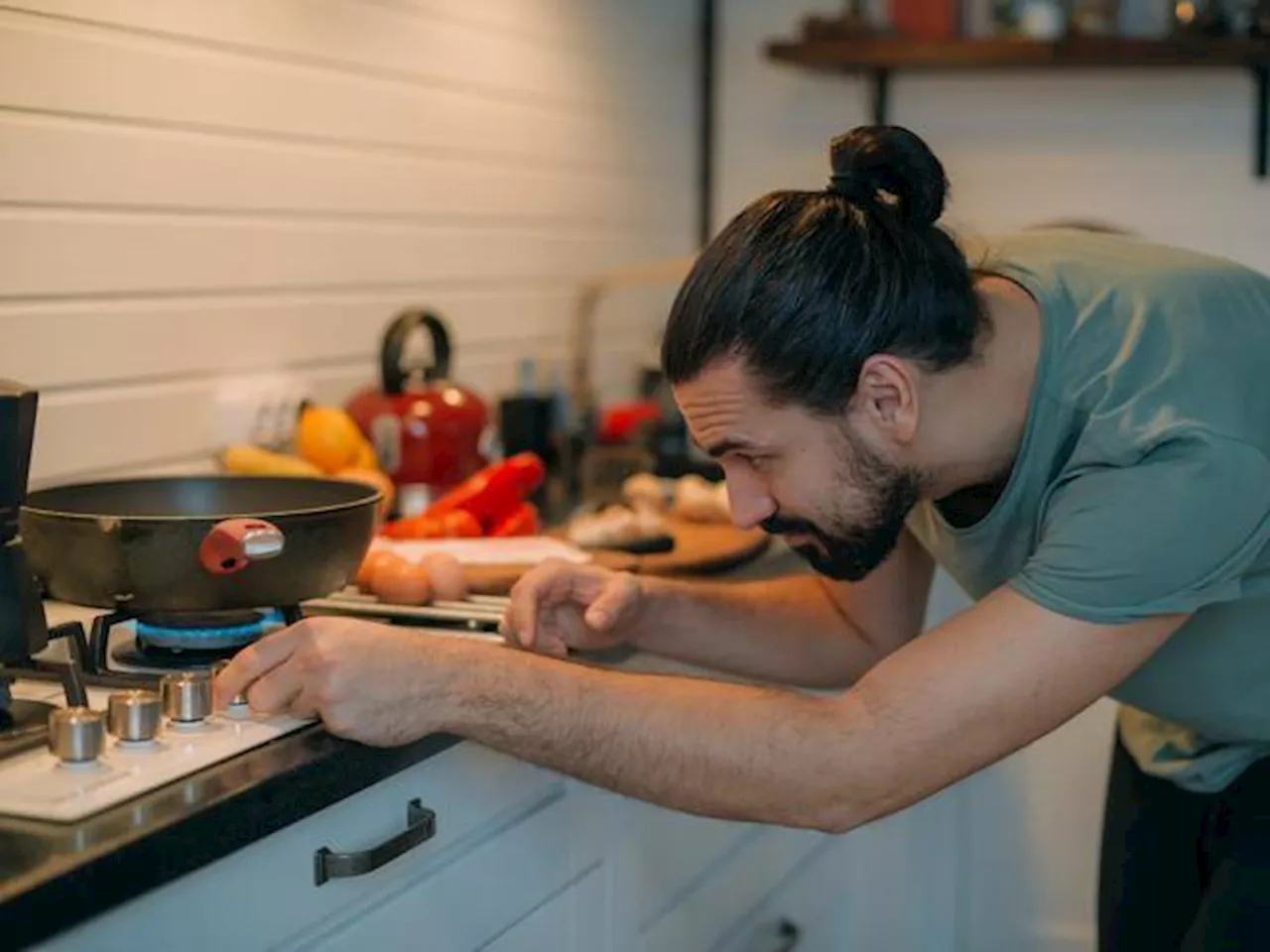 Biossido d’azoto e polveri sottili in cucina: livello di inquinanti più alto di quello nel traffico