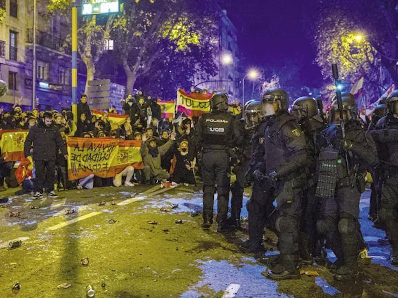 Spagna, si accende lo scontro sull’amnistia dopo la marcia dell’ultradestra a Madrid