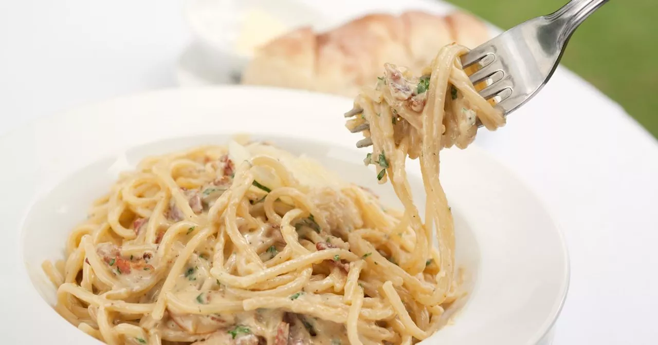 Gordon Ramsay's 10-minute carbonara that is a twist on classic Italian recipe