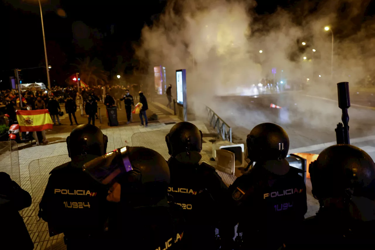 Doce heridos en los disturbios de la manifestación en las inmediaciones de Ferraz