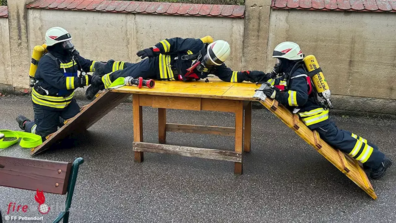 Nö: Ausbildungsprüfung 'Atemschutz' der Feuerwehr Pettendorf