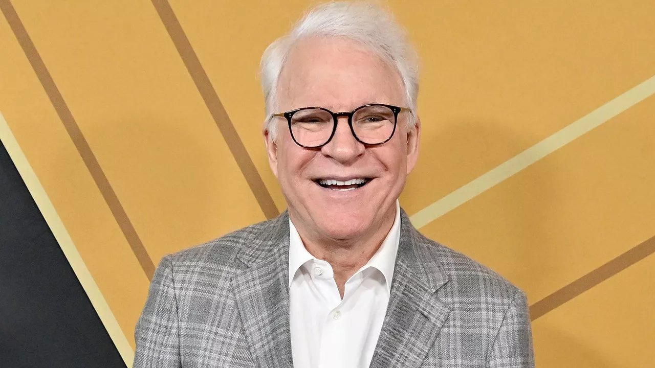 Steve Martin celebrates Florida school district pulling his book from libraries: ‘Have to buy a copy!’