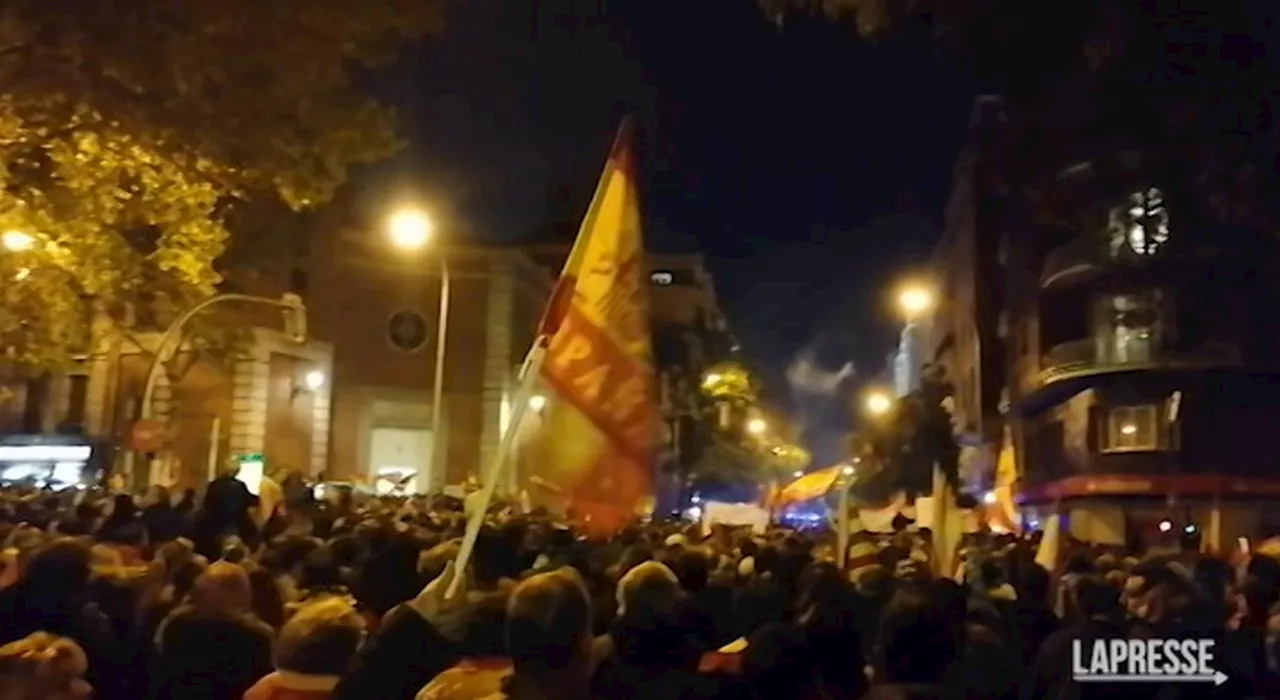 Madrid, notte di proteste contro Sanchez: guerriglia urbana nelle vie della capitale