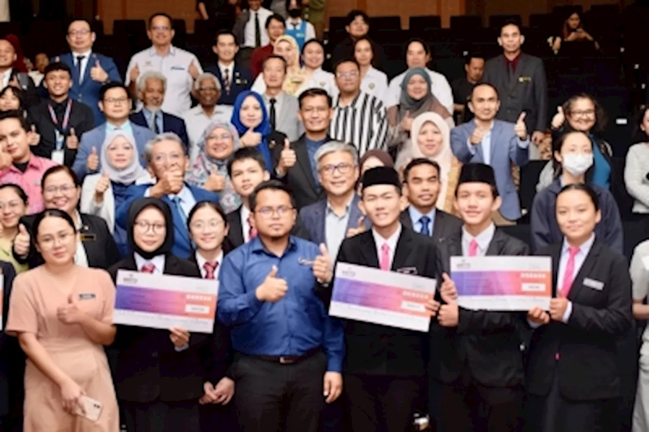 Premier: Having English, Malay as official languages allow Sarawak to stay ahead