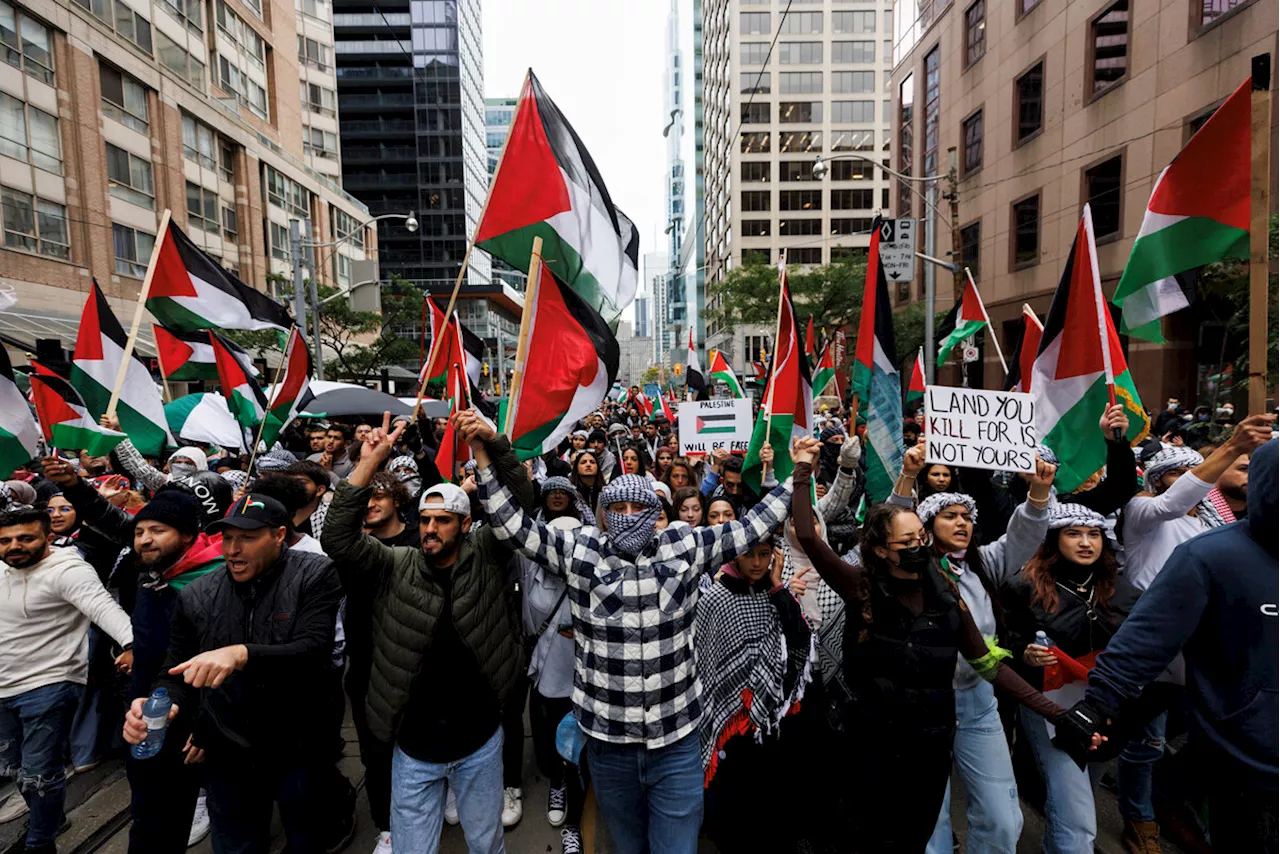 In New York, pro-Palestinian demonstrators denounce Israeli government