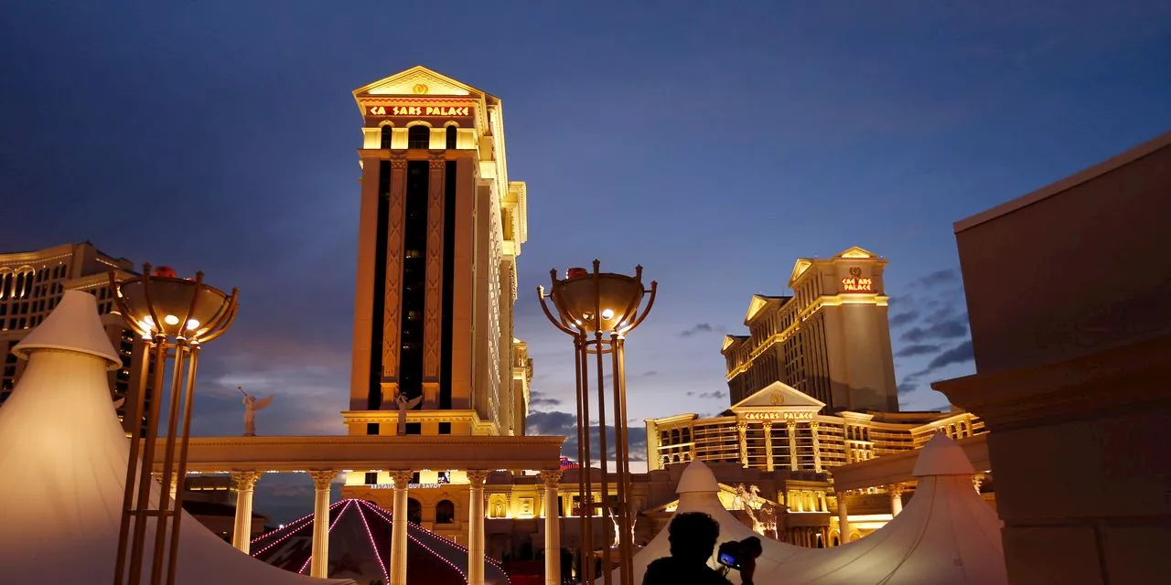 Las Vegas hotel workers union reaches tentative deal with Caesars