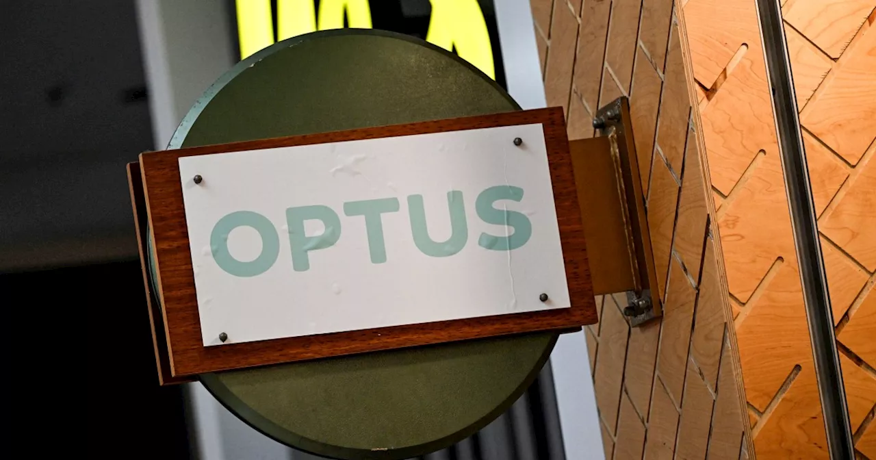 Chaos as Optus outage disconnects half of Australia