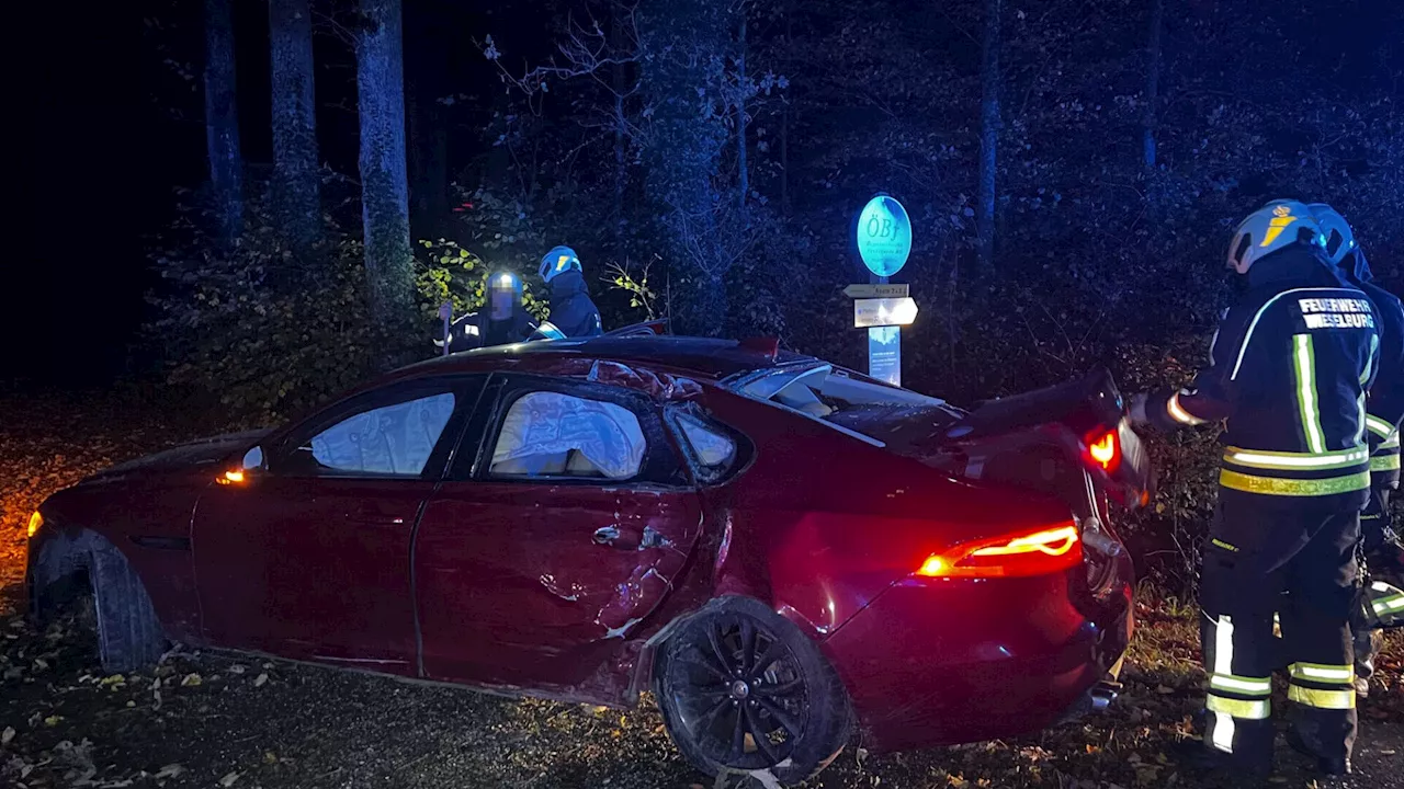 Wechling: Auto landete im Straßengraben - drei Verletzte