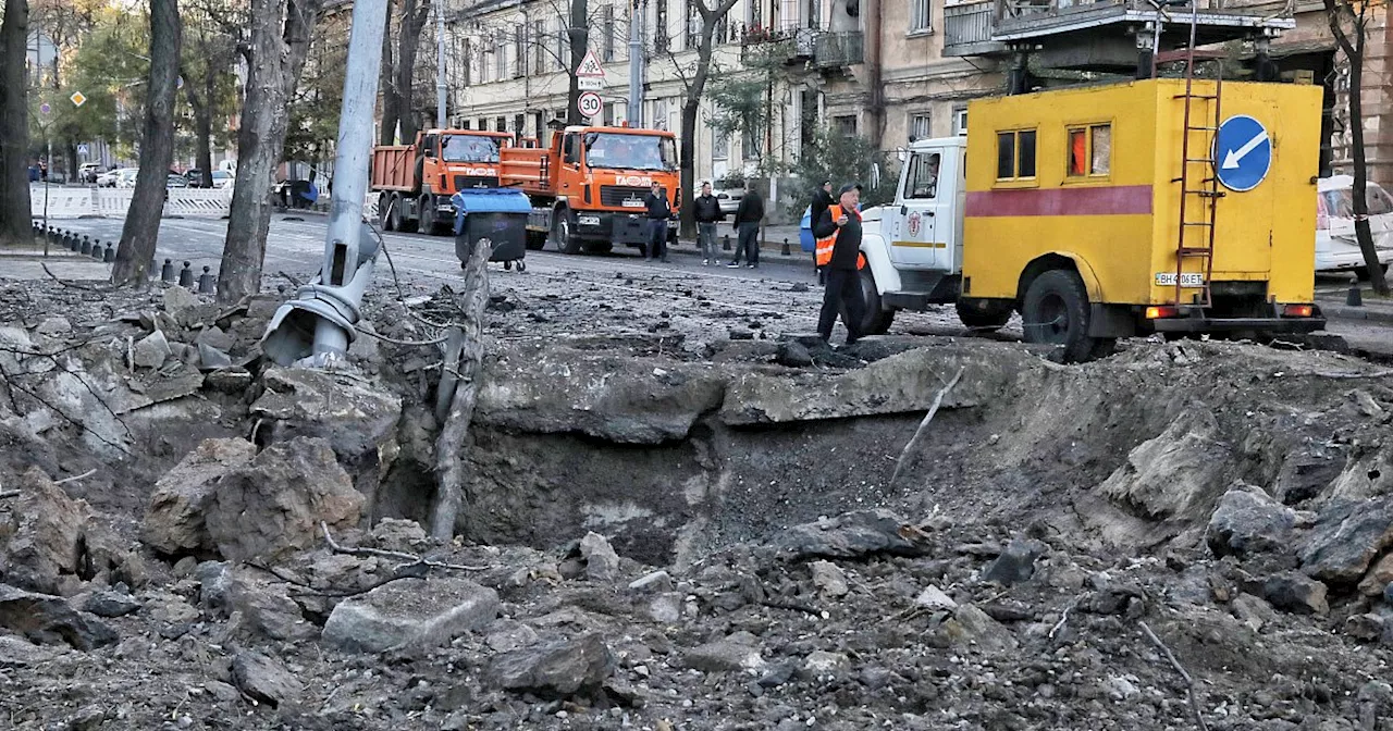 Krieg in der Ukraine: Russland beschießt ziviles Frachtschiff in Odessa