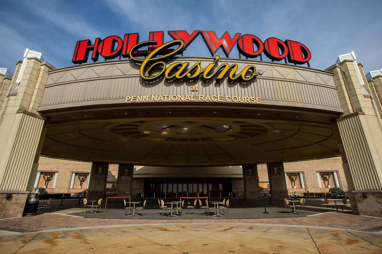 Former MMA fighter, Pa. native is coming to Hollywood Casino for UFC championship event