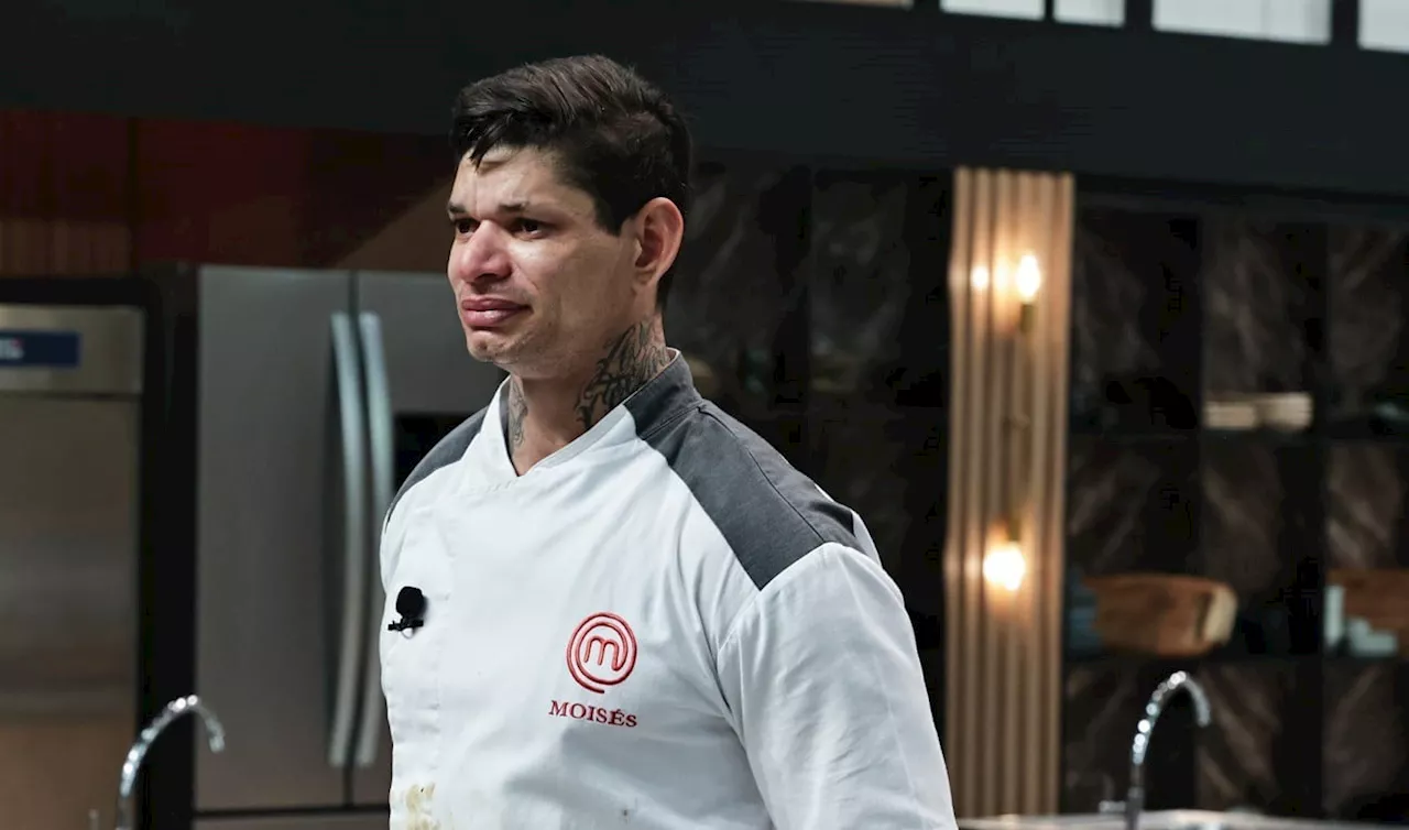 Desclassificado do MasterChef Profissionais, Moisés chora: “Meu sonho no chão”