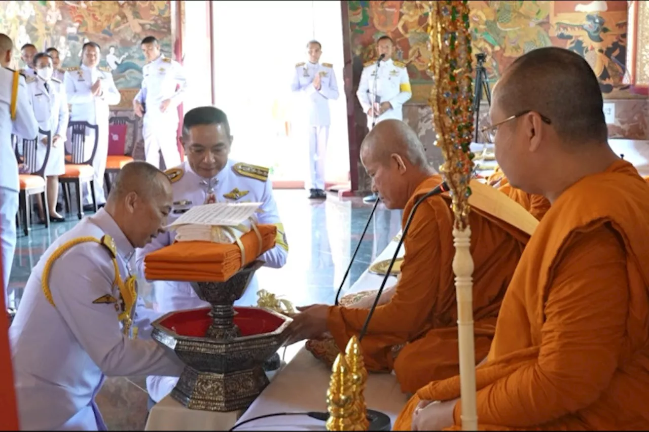 สำนักงานตำรวจแห่งชาติถวายผ้าพระกฐินพระราชทานวัดตรีทศเทพวรวิหาร เขตพระนคร