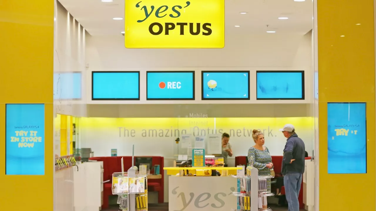 Optus CEO ‘very apologetic’ but businesses are demanding answers