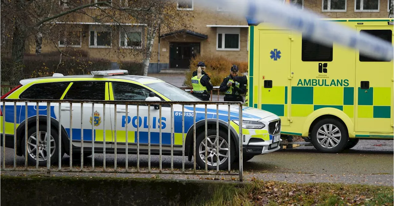 En man anhållen för mord efter att en person hittades död i vattendrag i Åseda