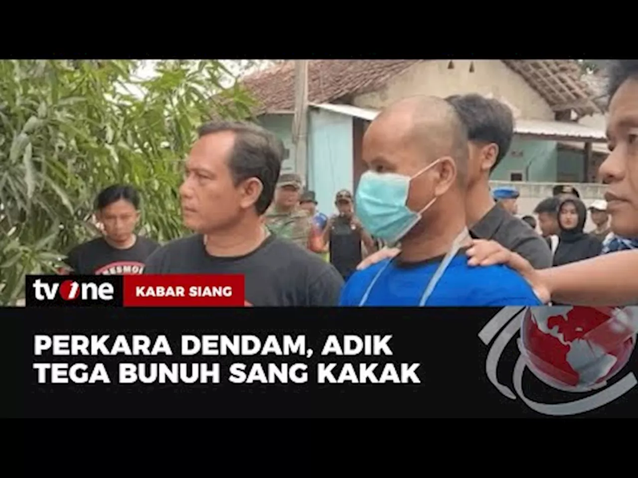 Rekonstruksi Kasus Adik Bunuh Kakak Diwarnai Isak Tangis