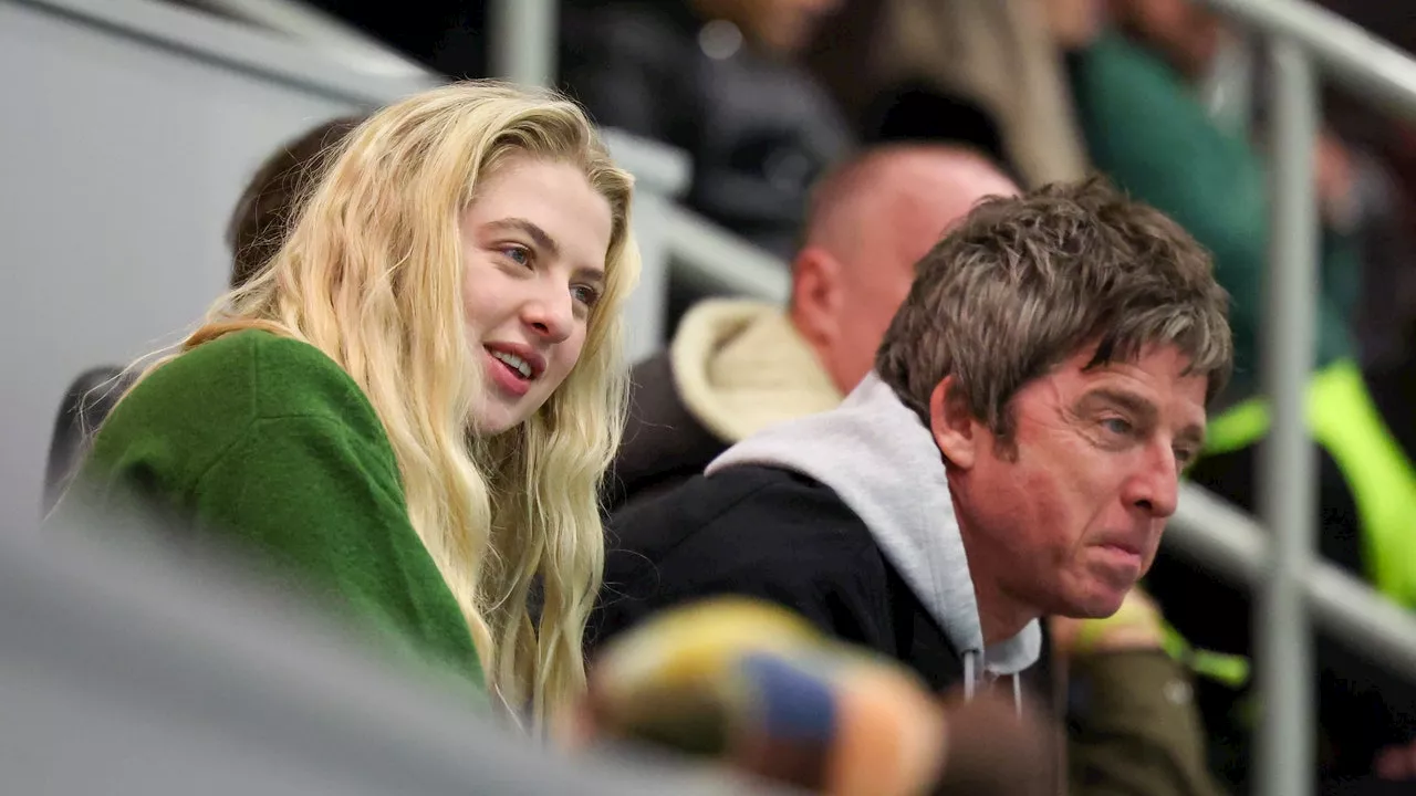 Noel Gallagher con la figlia Anais a San Siro prima del concerto di Milano