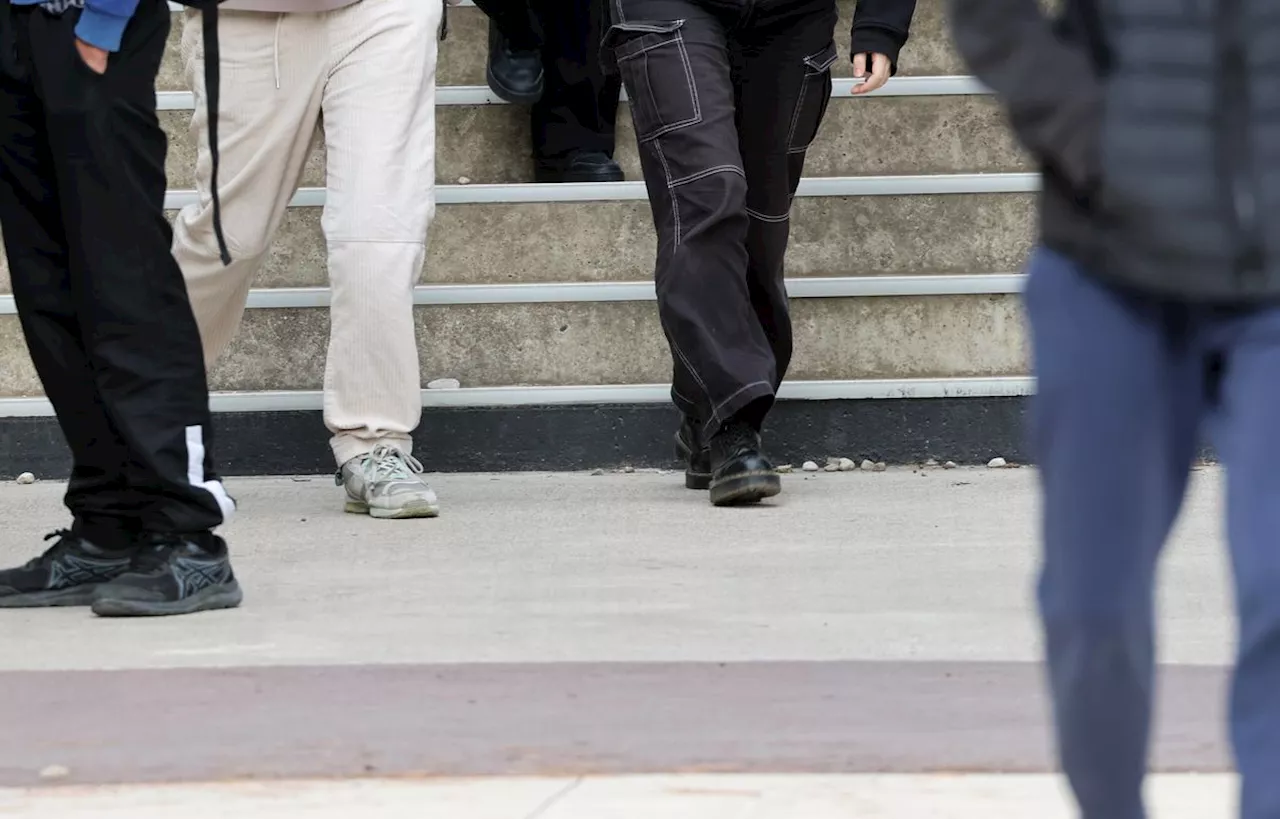 Hérault : Le préfet condamne le dépôt d’une pancarte « Danger islamistes » devant un lycée