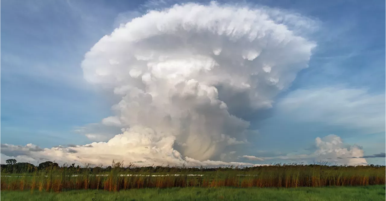 BoM's 2024 calendar shows off stunning Aussie weather shots