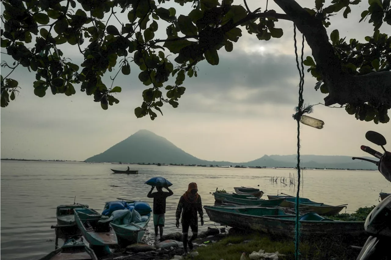 Taal volcano emits sulfur dioxide anew, may trigger vog: Phivolcs