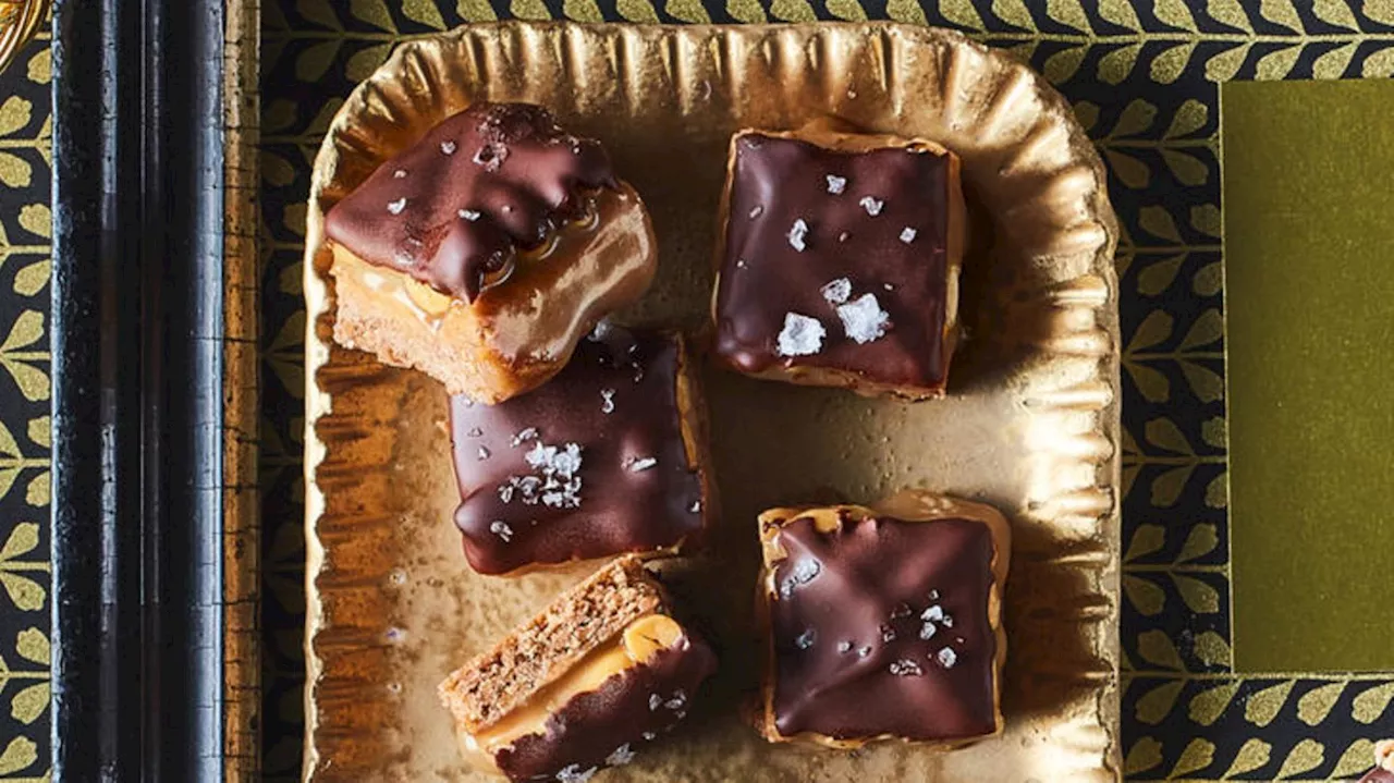 Wer Millionaires Shortbread mag, wird diese Plätzchen lieben: Erdnuss-Karamell-Lebkuchenwürfel!