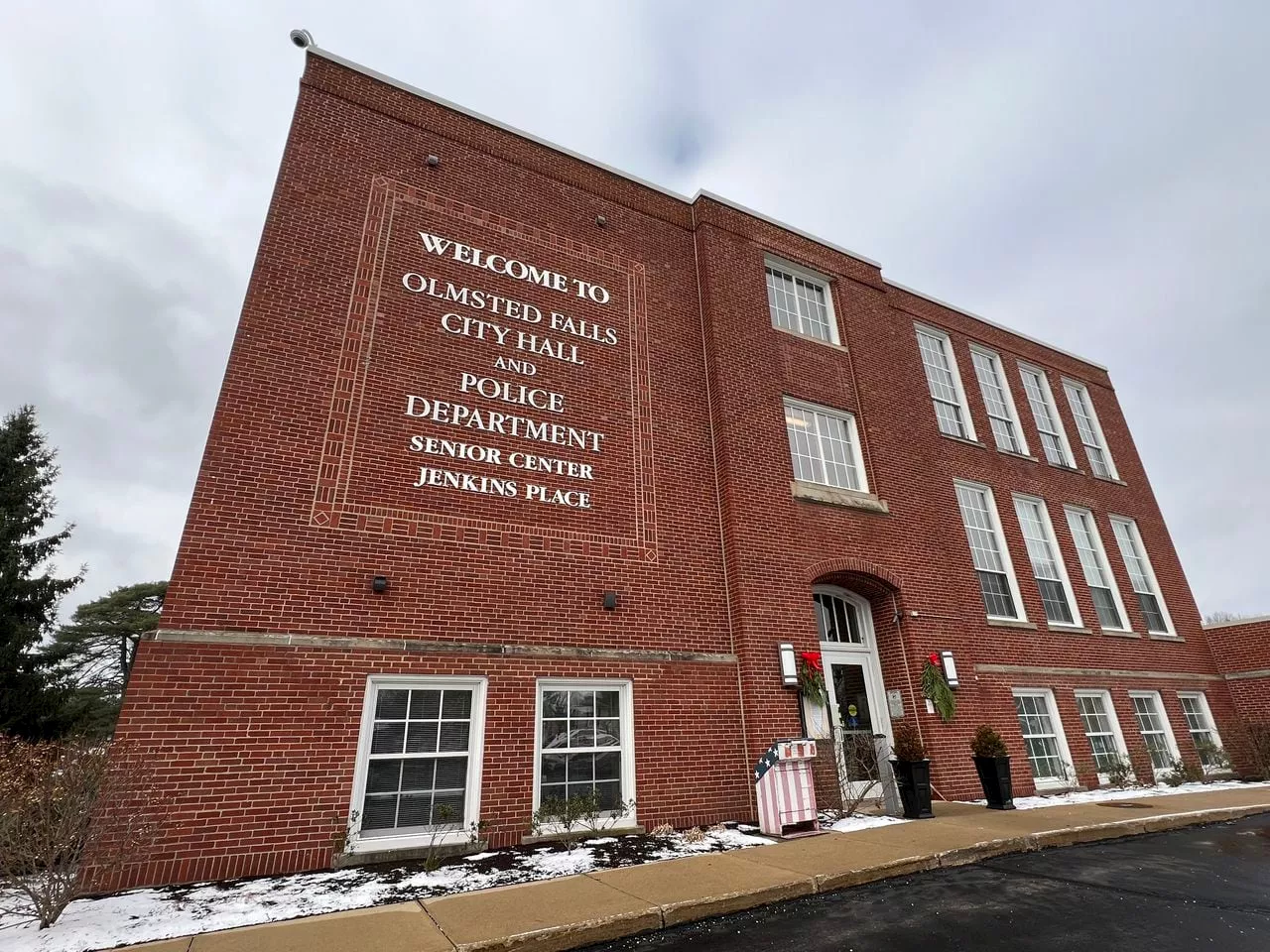 Familiar face, former Olmsted Falls Fire Chief Chad Gluss elected as Ward 3 councilman