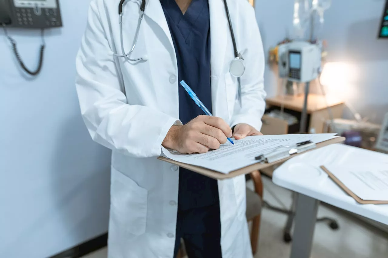 Elle pense être endormie pour une intervention au colon, lorsqu’elle se réveille elle apprend une nouvelle atroce