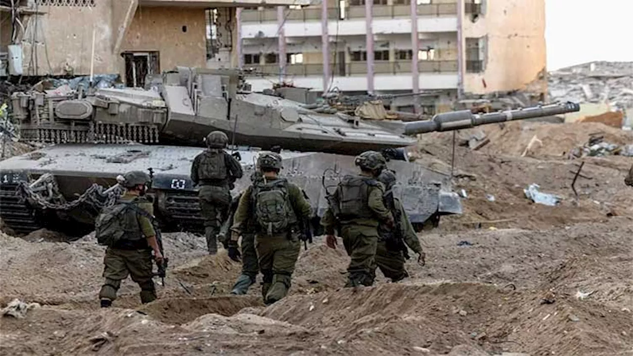 Israeli, Hamas fighters in close combat in Gaza City as civilians flee