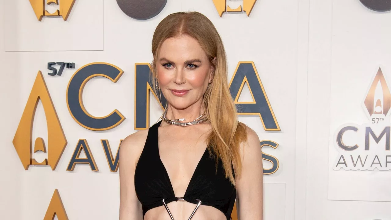 Nicole Kidman's Ab-Baring Black Dress Is Giving Me Teen Goth, But in a Good Way