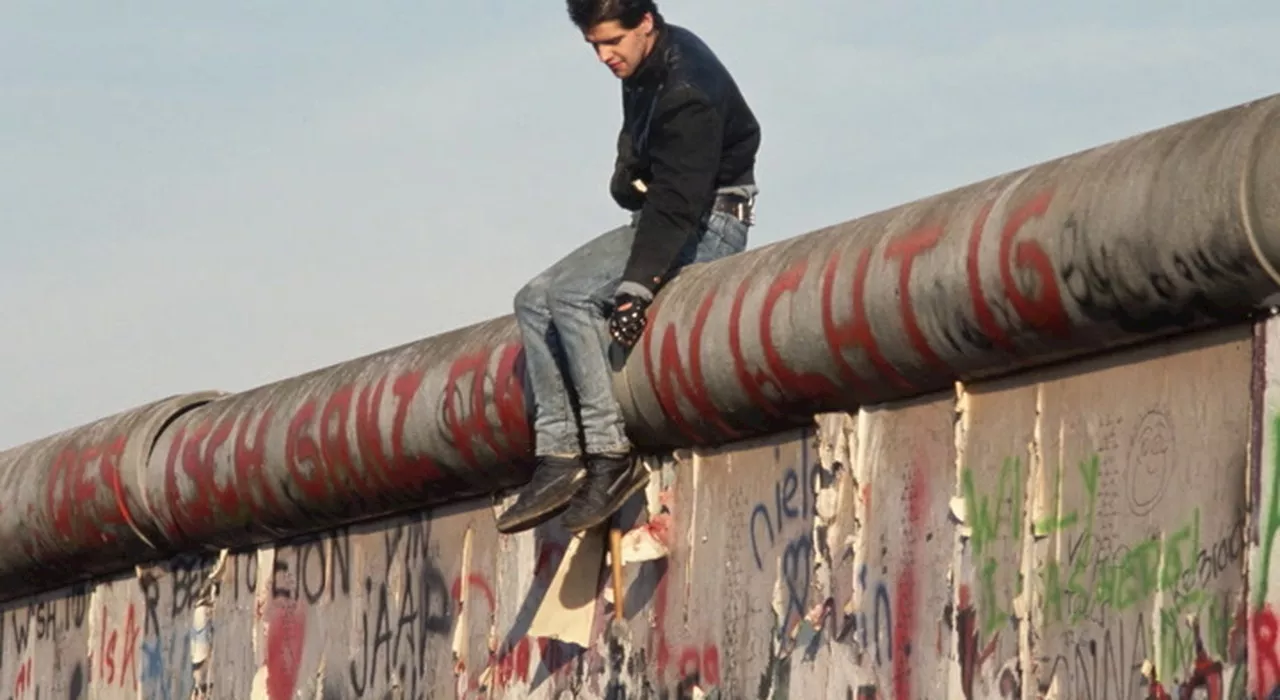 9 novembre 1989, crolla il muro di Berlino