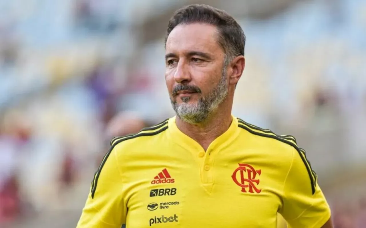 Vítor Pereira desabafa sobre passagem ruim pelo Flamengo: 'Disputei títulos sem treinar'