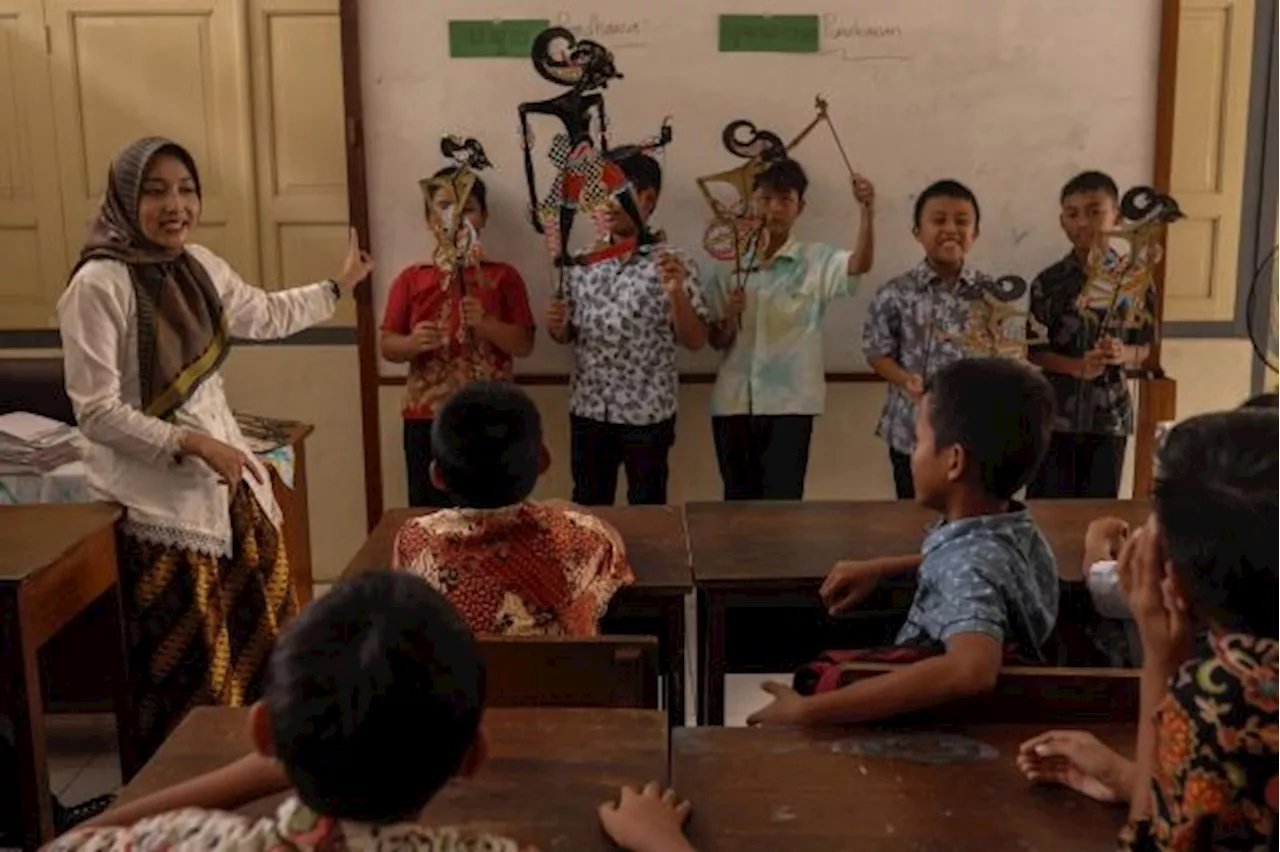 Siswa Belajar Budaya Jawa