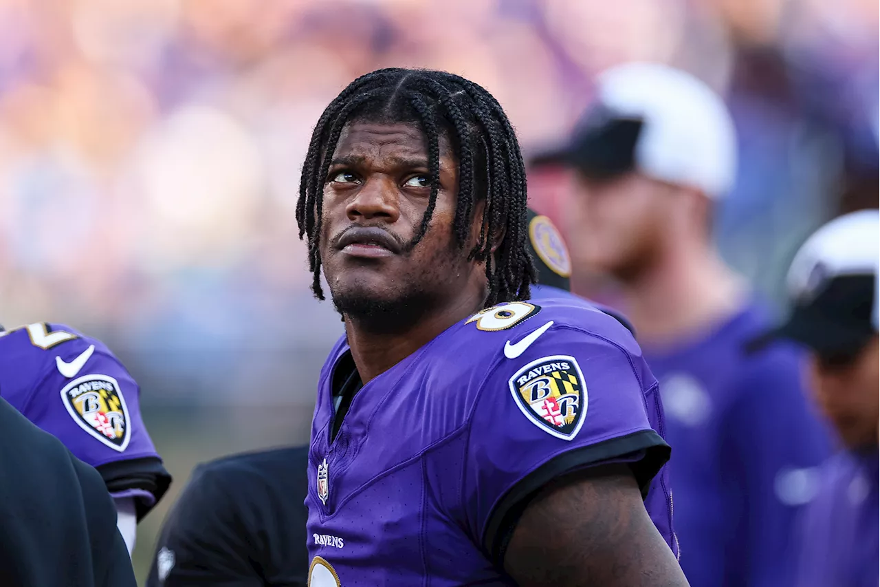 Lamar Jackson Surprised by Fan's Rug with His Likeness