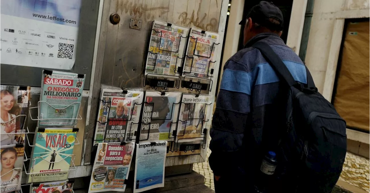 Poll shows most Portuguese want snap election, president readies decision