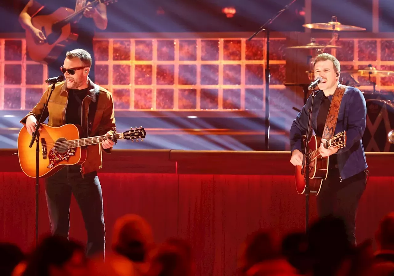 Eric Church Sings 'Man Made a Bar' With Wallen at CMA Awards