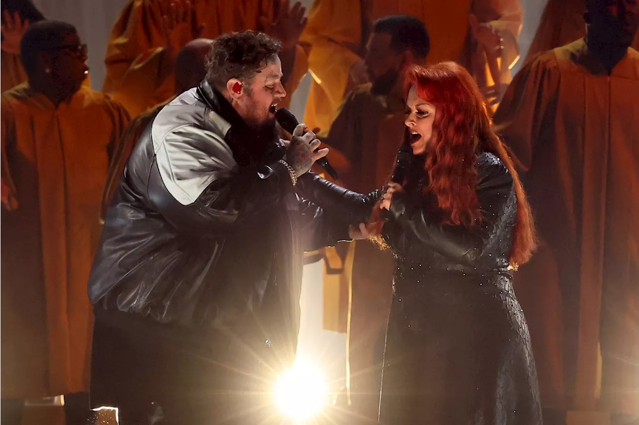 Jelly Roll Opens the 2023 CMA Awards With 'Need a Favor'