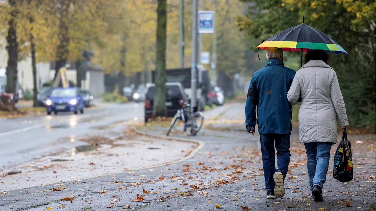 Wetter am Wochenende in Deutschland: Es wird fies und nasskalt, aber bald milder