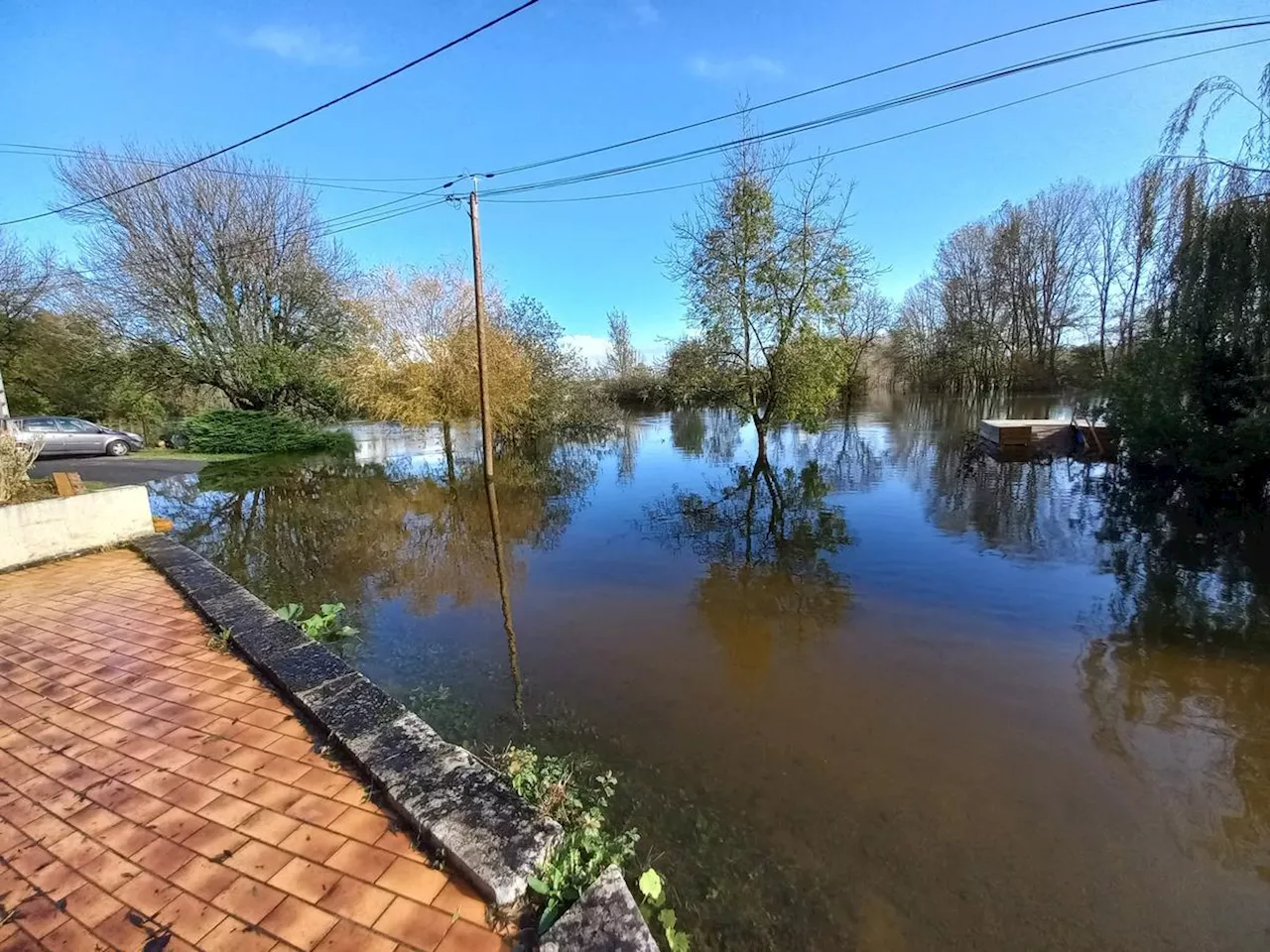 Charente-Maritime : lentement, la crue de la Charente se poursuit