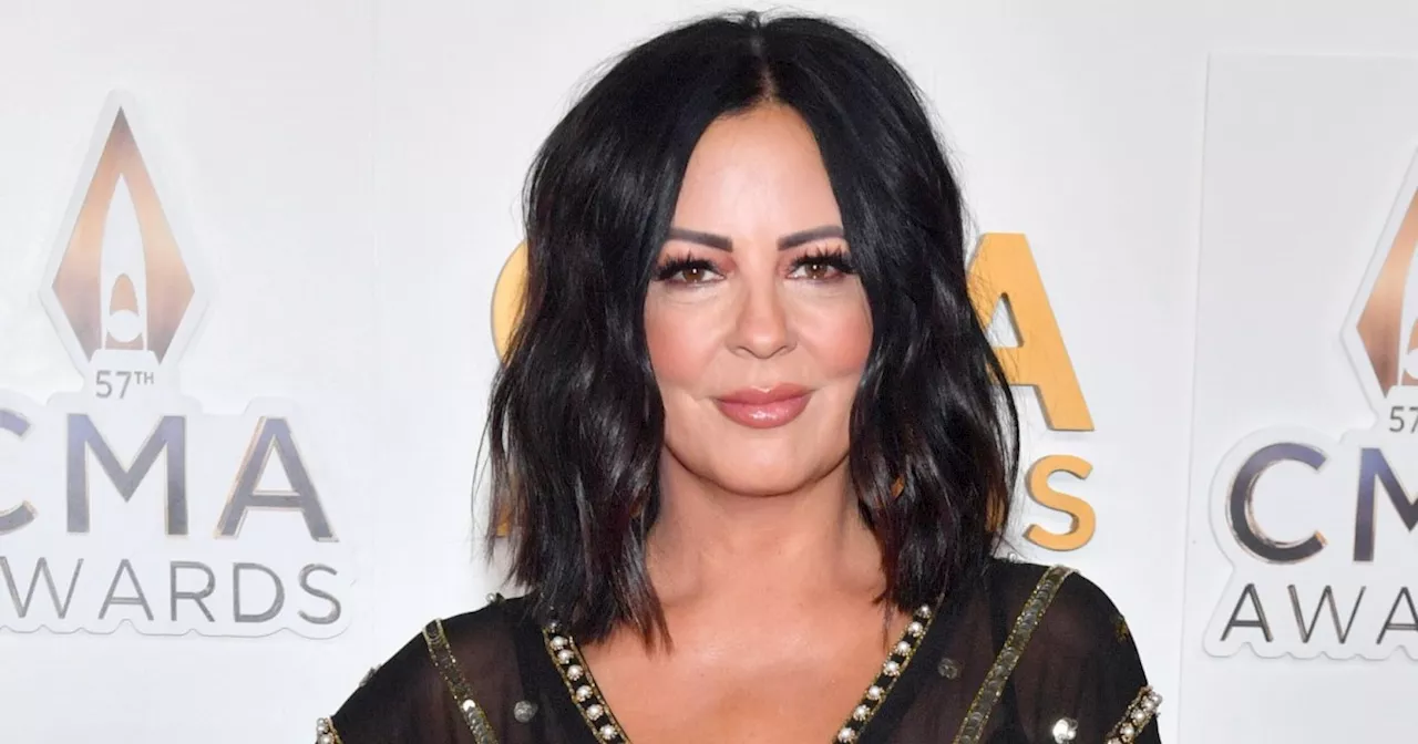 Sara Evans Attends 2023 CMA Awards With Daughter Audrey: Pic