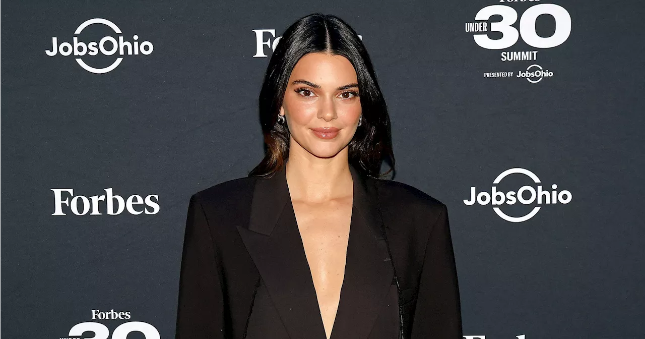 Kendall Jenner Doesn't Know What Knife to Use to Cut a Cake