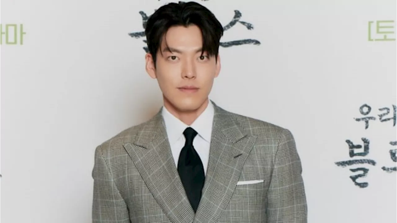 Baik Banget, Kim Woo Bin Belikan Jaket Musim Dingin untuk Seluruh Kru 'Officer Black Belt'