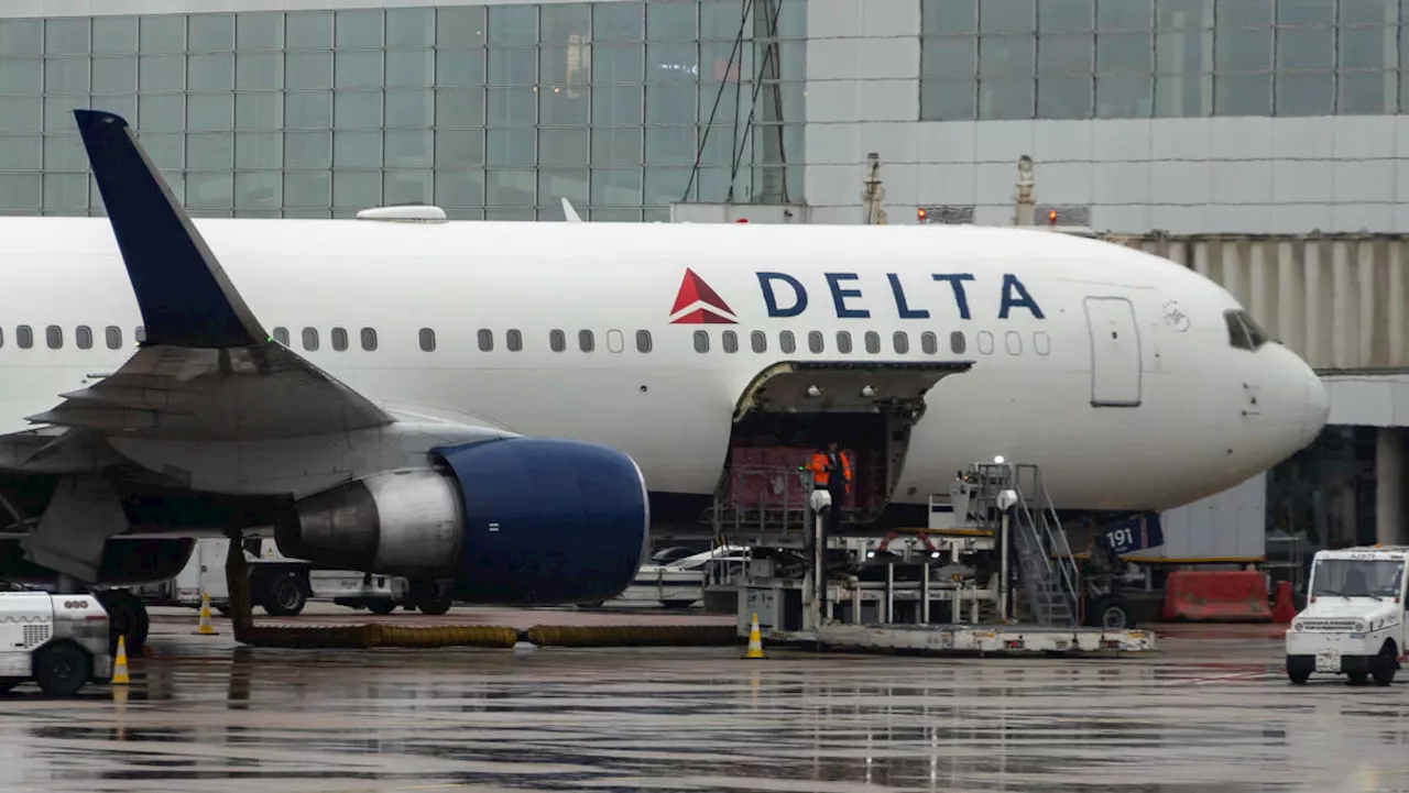 Going to be a 'really busy' holiday travel season: Delta CEO