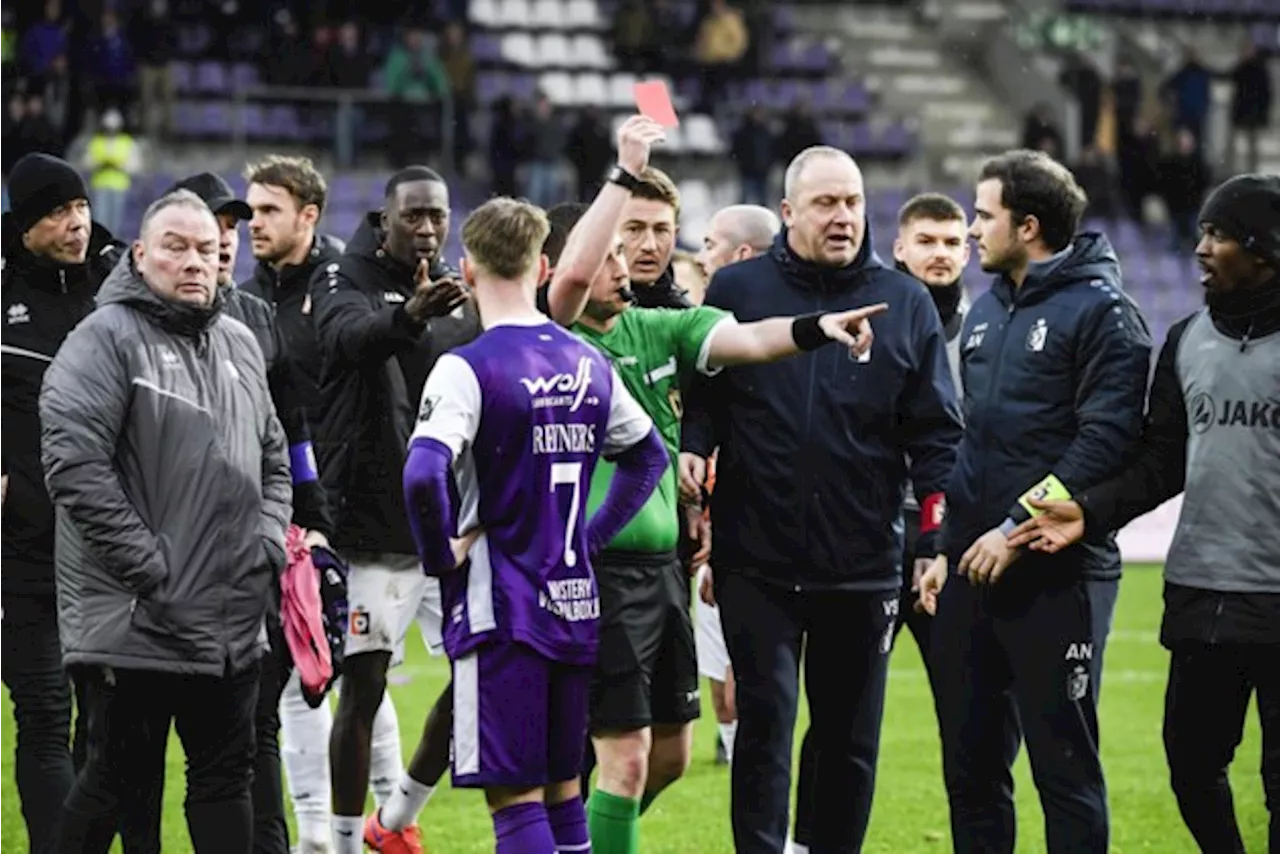 Compleet ontspoord: Beerschot verliest van Deinze, match even stilgelegd en acht (!) rode kaarten