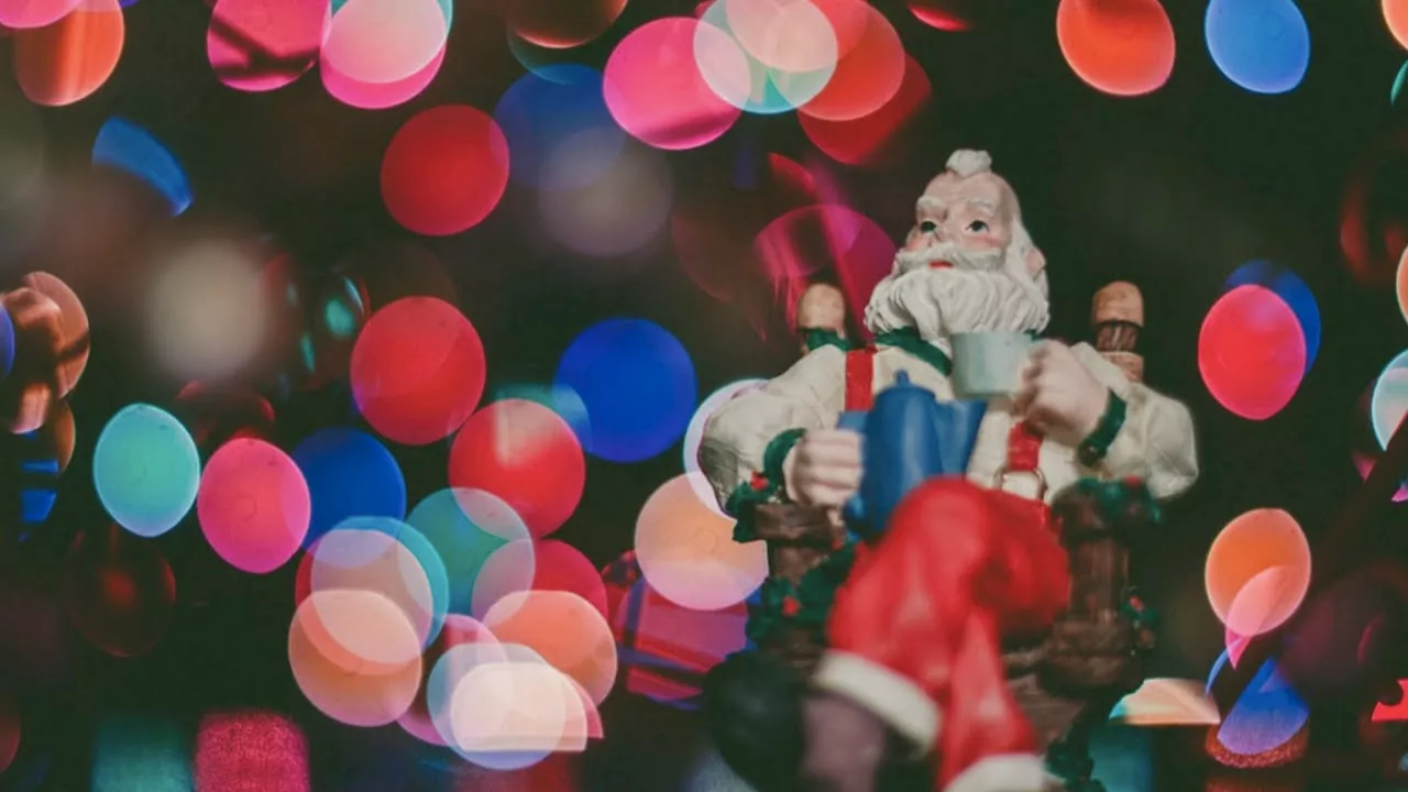 The Great Big Santa Claus Reveal: How to Keep the Magic Alive